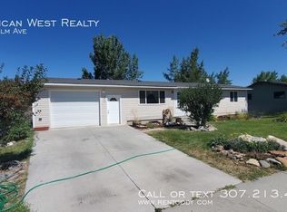 1049 Elm Ave, Cody, WY 82414