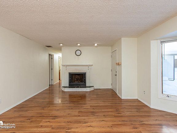 4th image of 11631 Loveland Cir