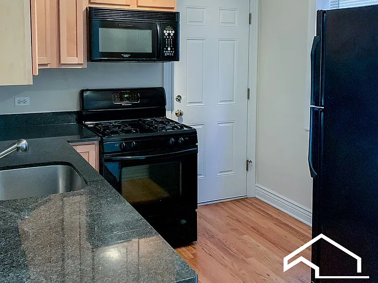 1214 W Waveland Ave #1 — Photo 1