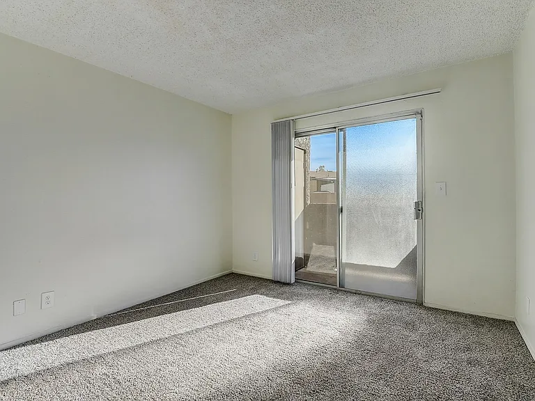 E Twain Ave Unit 4-008