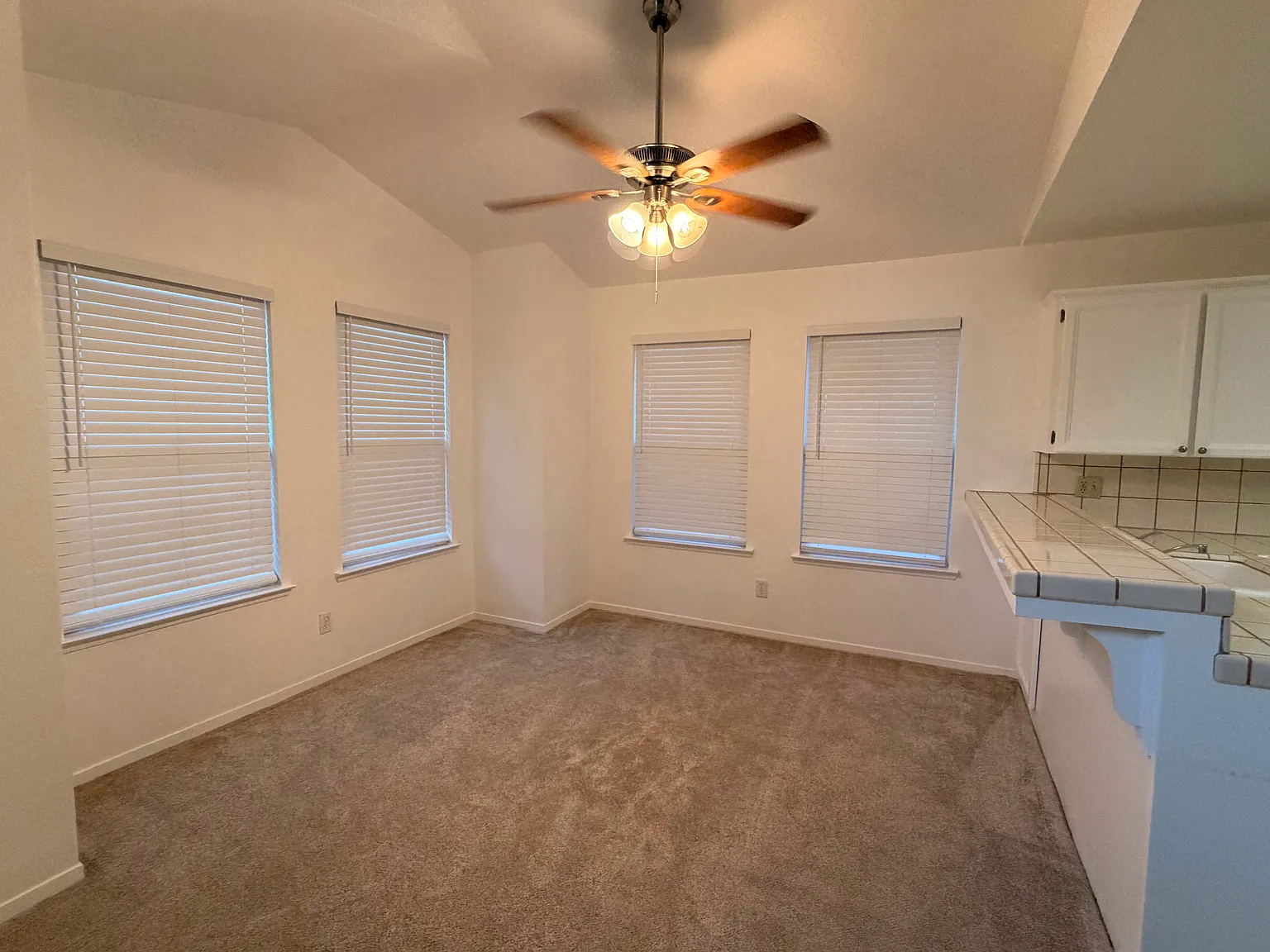 4 bed, 2497 sqft, $2,750 — Photo 3