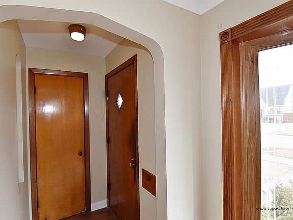 3rd image of 2916 Sunset Ln