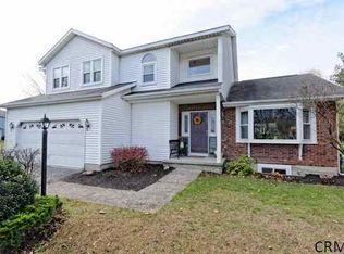 2 Chestnut Ln, Niskayuna, NY 12309