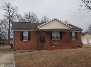 519 Abington Dr, Greensboro, NC 27401