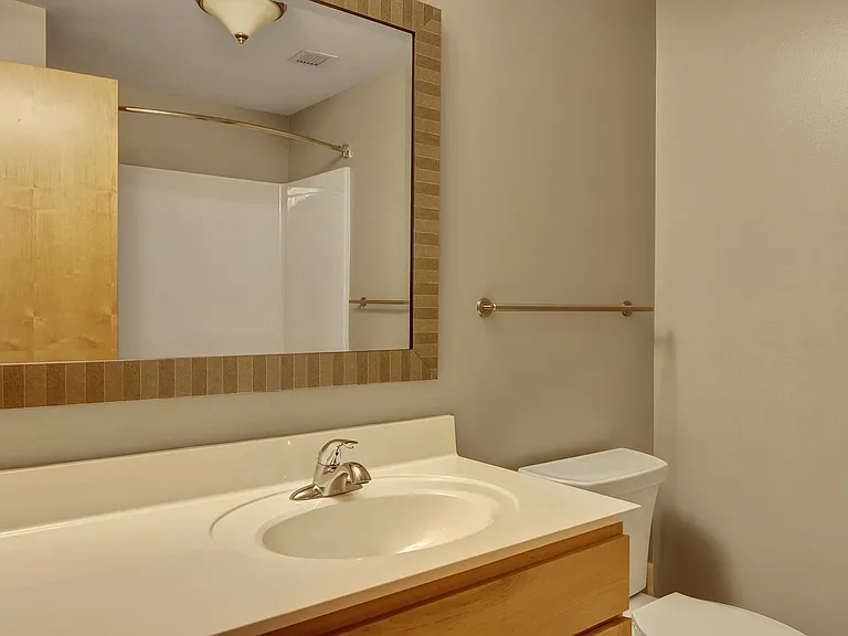 Lofts at Farmers Market Apartment Homes — Photo 10