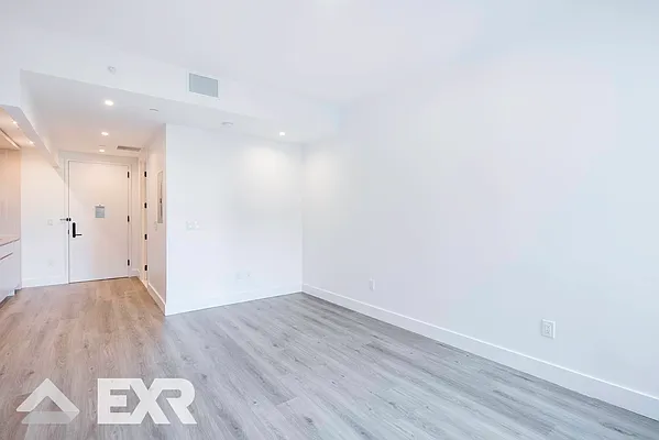 Rented by EXR | media 5