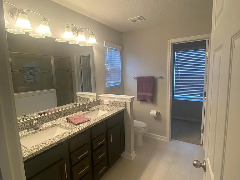 1737 Charlotte St — Photo 39