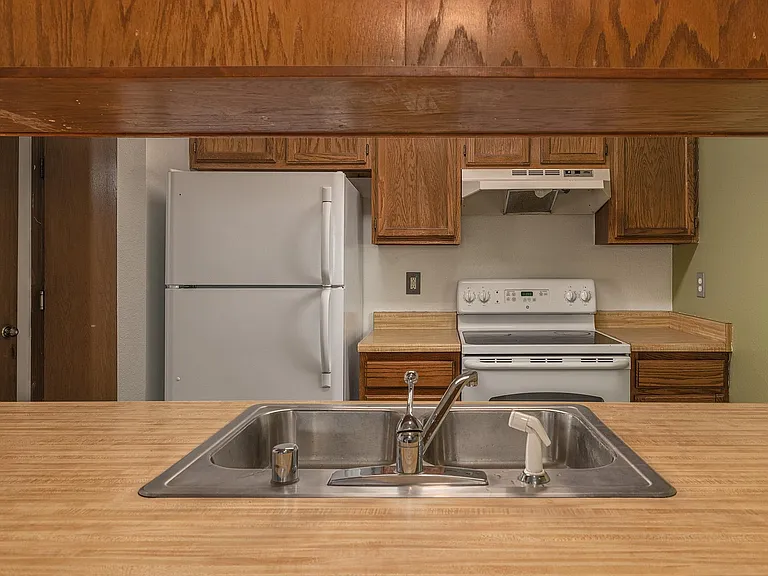 5511 Windflower Cir #B — Photo 8