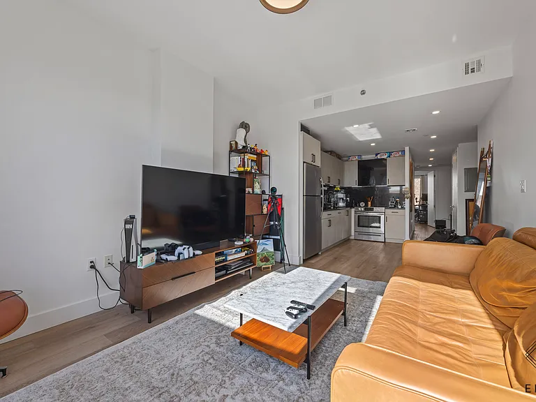2045 Ocean Ave #805 — Photo 5
