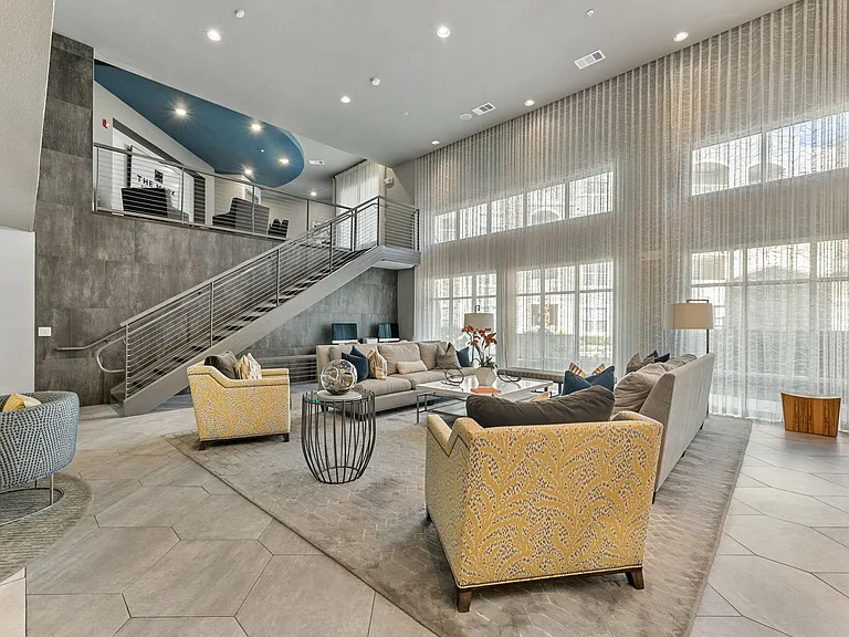 The Mark at Huebner Oaks — Photo 23