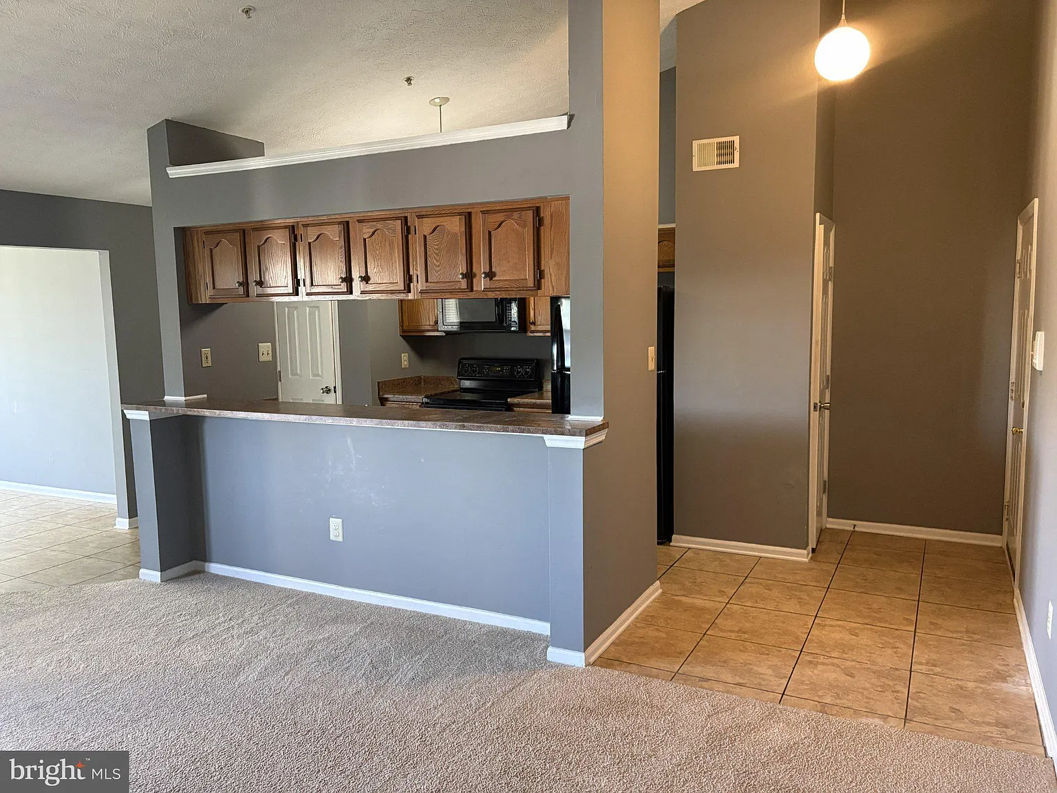 2 bed, 2.0 bath, 950 sqft, $1,700 — Photo 2