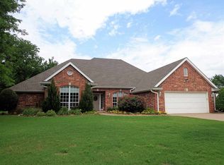 3 Raintree St, Ponca City, OK 74604