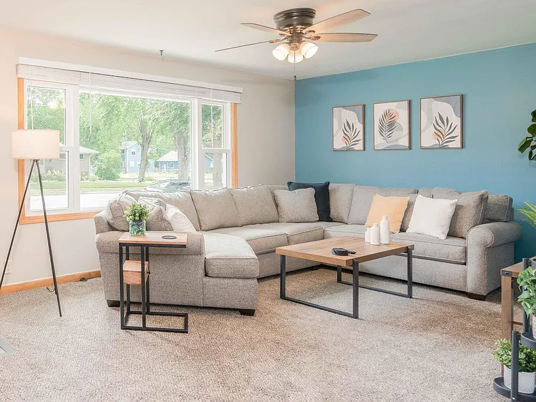 2909 S Willow Ave — Photo 12