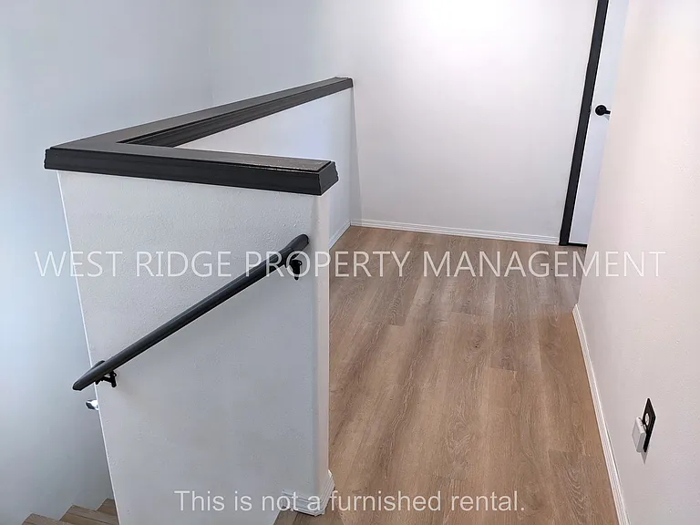 6824 N Astor St — Photo 15