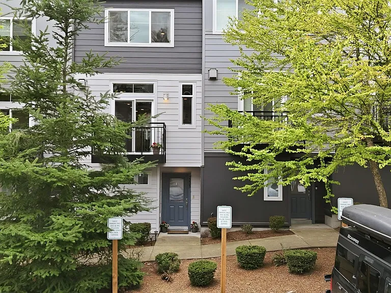 2225 NW Moraine Pl — Photo 27