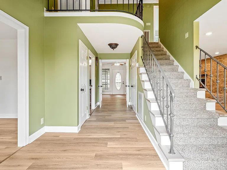 108 Rolling Meadow Dr — Photo 5