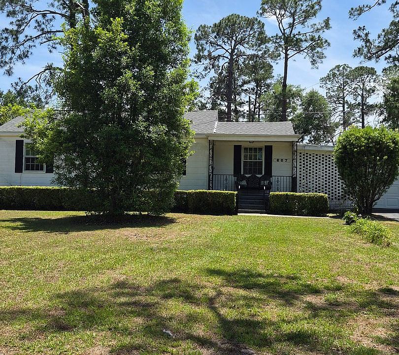 1st image of 607 Pinetree Rd