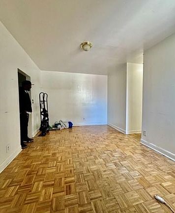 4th image of 883 E 165th St APT 4G