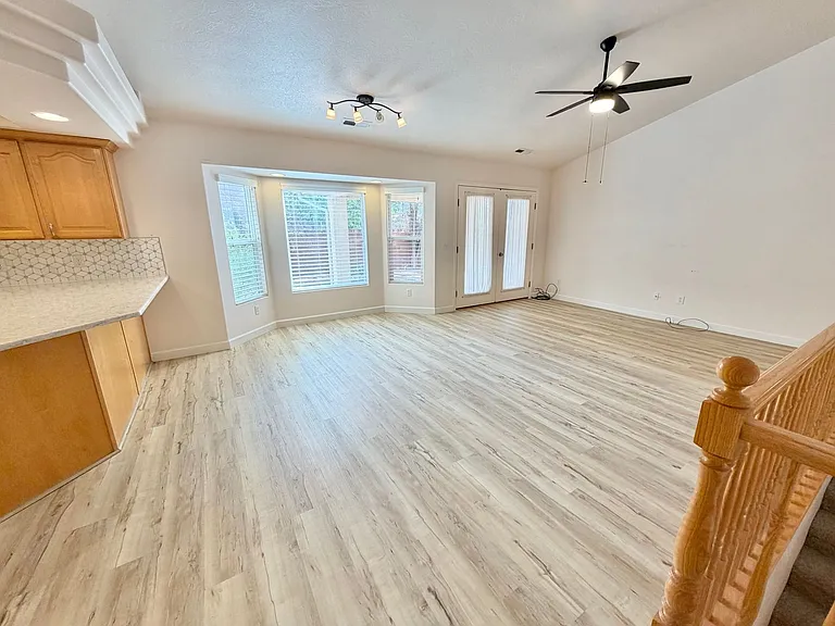 498 N 300 W — Photo 17