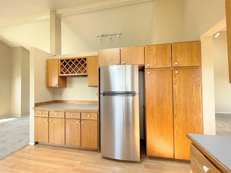 201 E Mountain View Dr — Photo 9