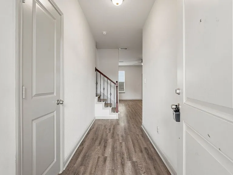 630 Magnolia Bnd — Photo 5