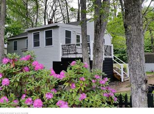 35 Forest Dr, Topsham, ME 04086