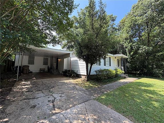 3rd image of 332 Azalea Cir W