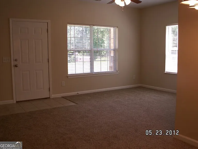 7400 Courtyard Dr — Photo 5