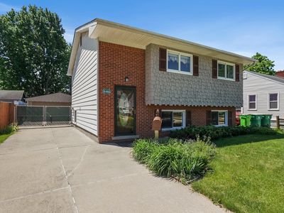 16466 Manchester Ave, Eastpointe, MI, 48021
