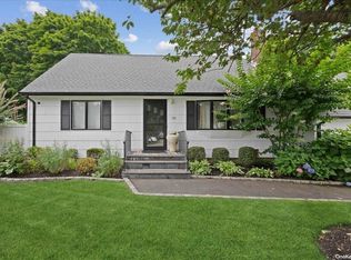 133 11th Ave, Huntington Station, NY 11746
