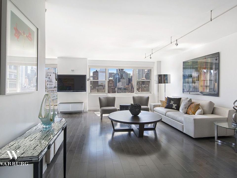 1st image of 931 Lexington Ave #19L
