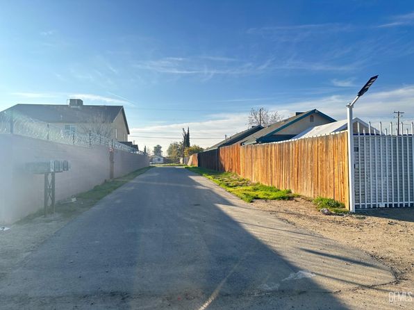414 S Williams St, Bakersfield, CA 93307
