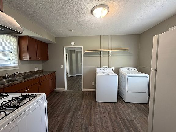 5th image of 419 N Market St