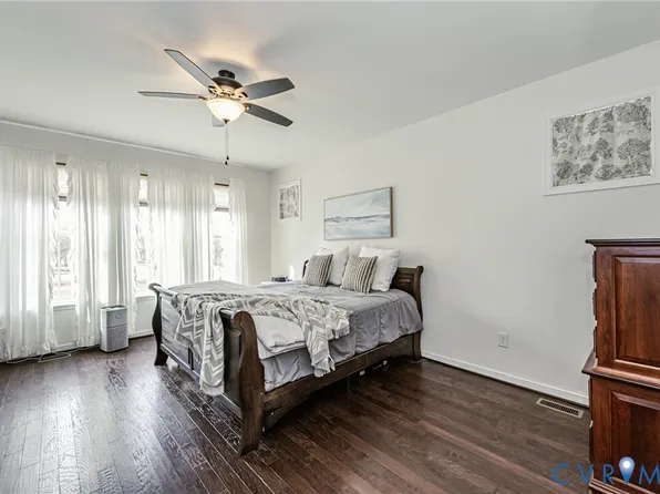 11900 James Overlook Ct, Chester, VA 23836