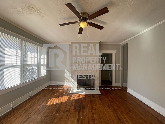 2nd image of 2389 Beech Ave
