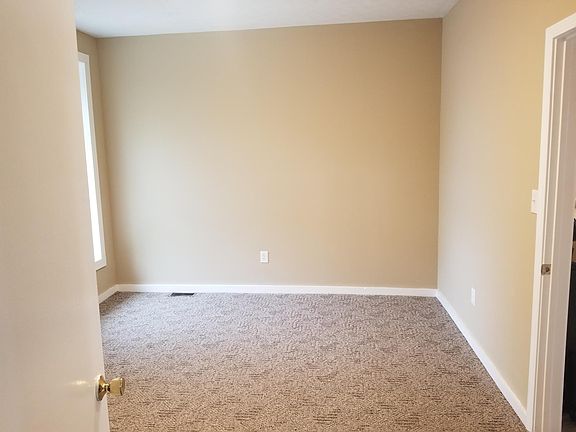 5th image of 306 Main St #C