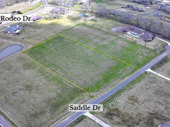 4th image of 46 Saddle Dr
