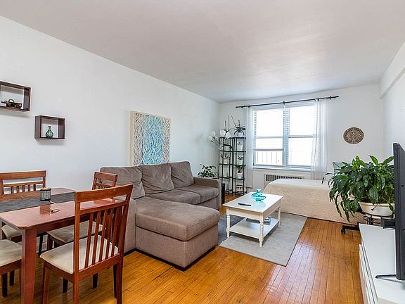 3rd image of 39-20 52nd St APT 5G