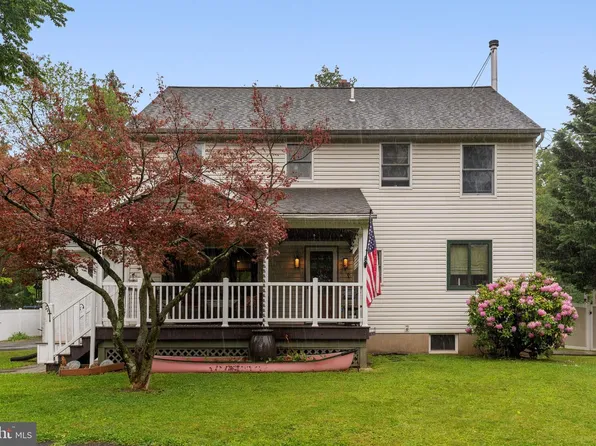 5 Maple St, North Wales, PA 19454