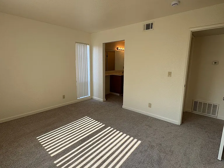 2950 Portage Bay — Photo 20