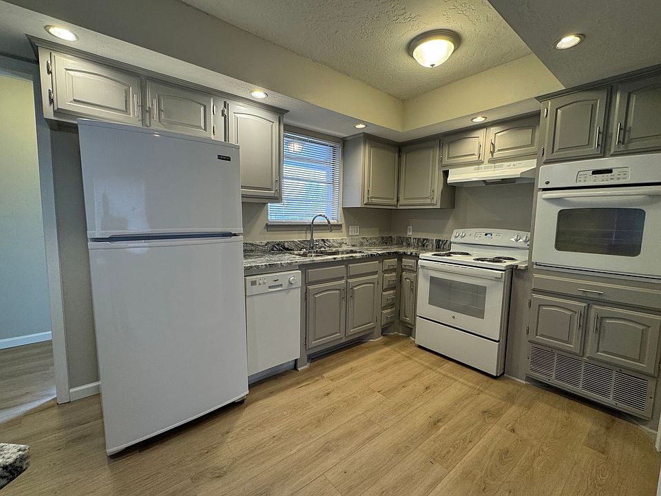 1st image of 1009 SE Alta Ln
