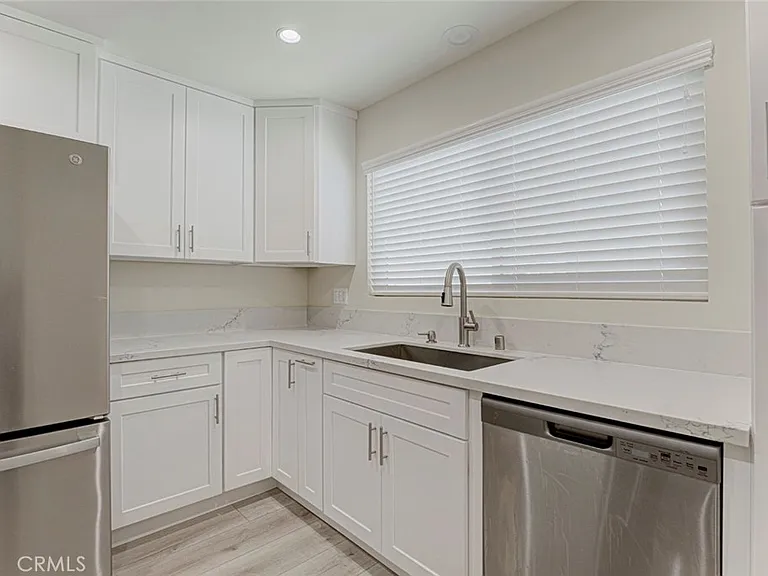 7409 Woodman Ave — Photo 20
