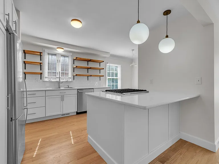 2711 Dorchester Rd — Photo 9