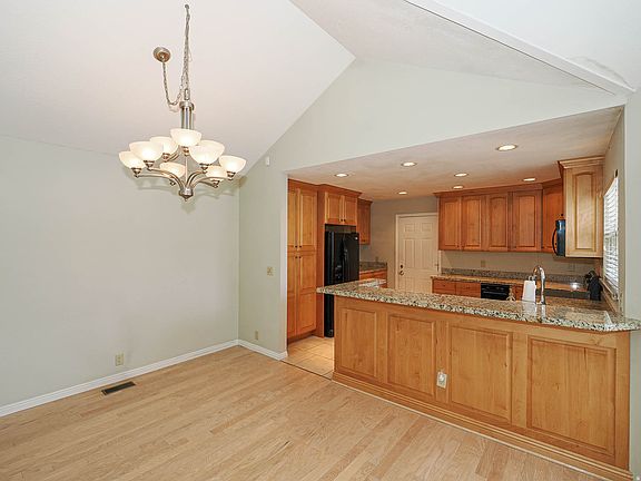 3rd image of 6948 S 855 E