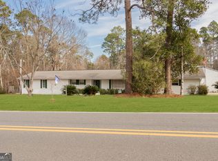 614 N Victory Dr, Lyons, GA 30436