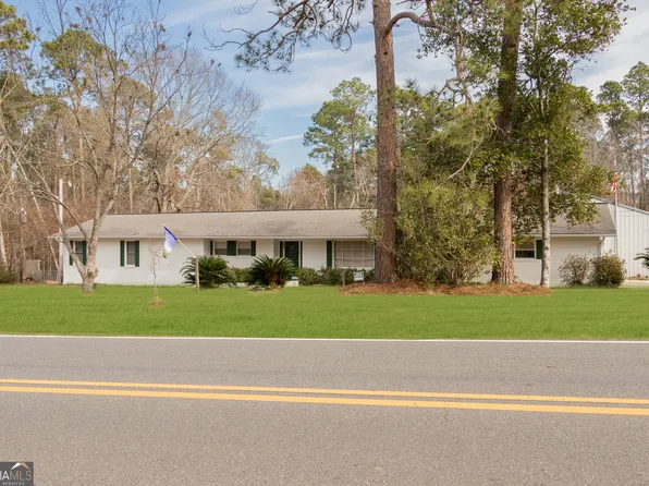 614 N Victory Dr, Lyons, GA 30436