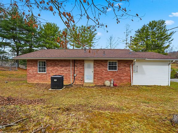 2nd image of 9370 Adwell Rd