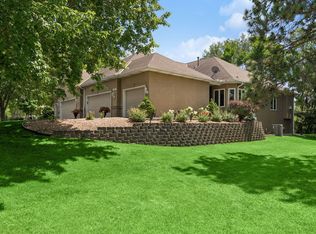 16847 Terrey Pine Dr, Eden Prairie, MN 55347