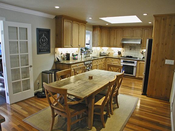 3rd image of 350 Kohner Ct