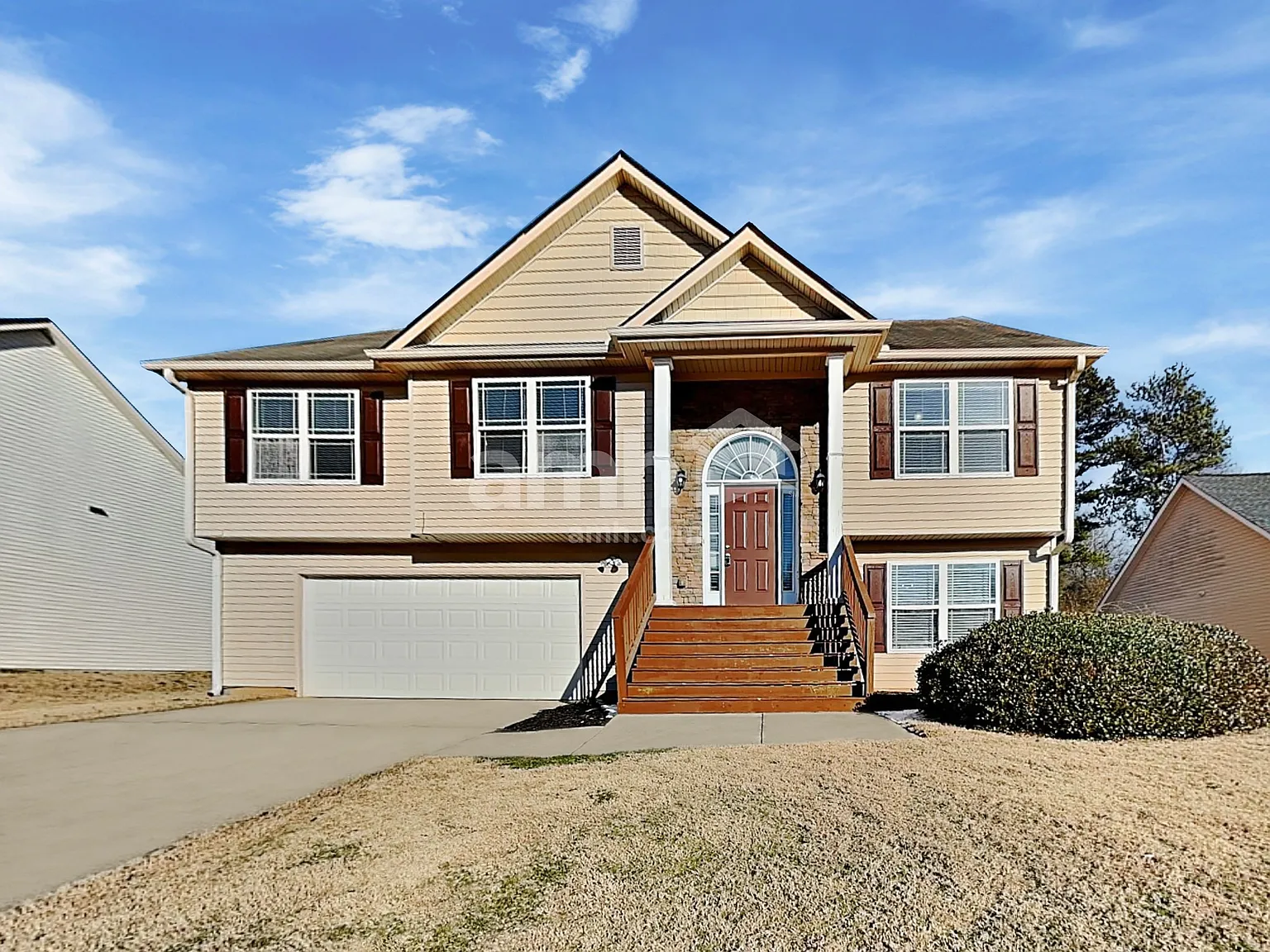 5 bed, 3.0 bath, 2819 sqft, $2,495 — Photo 1